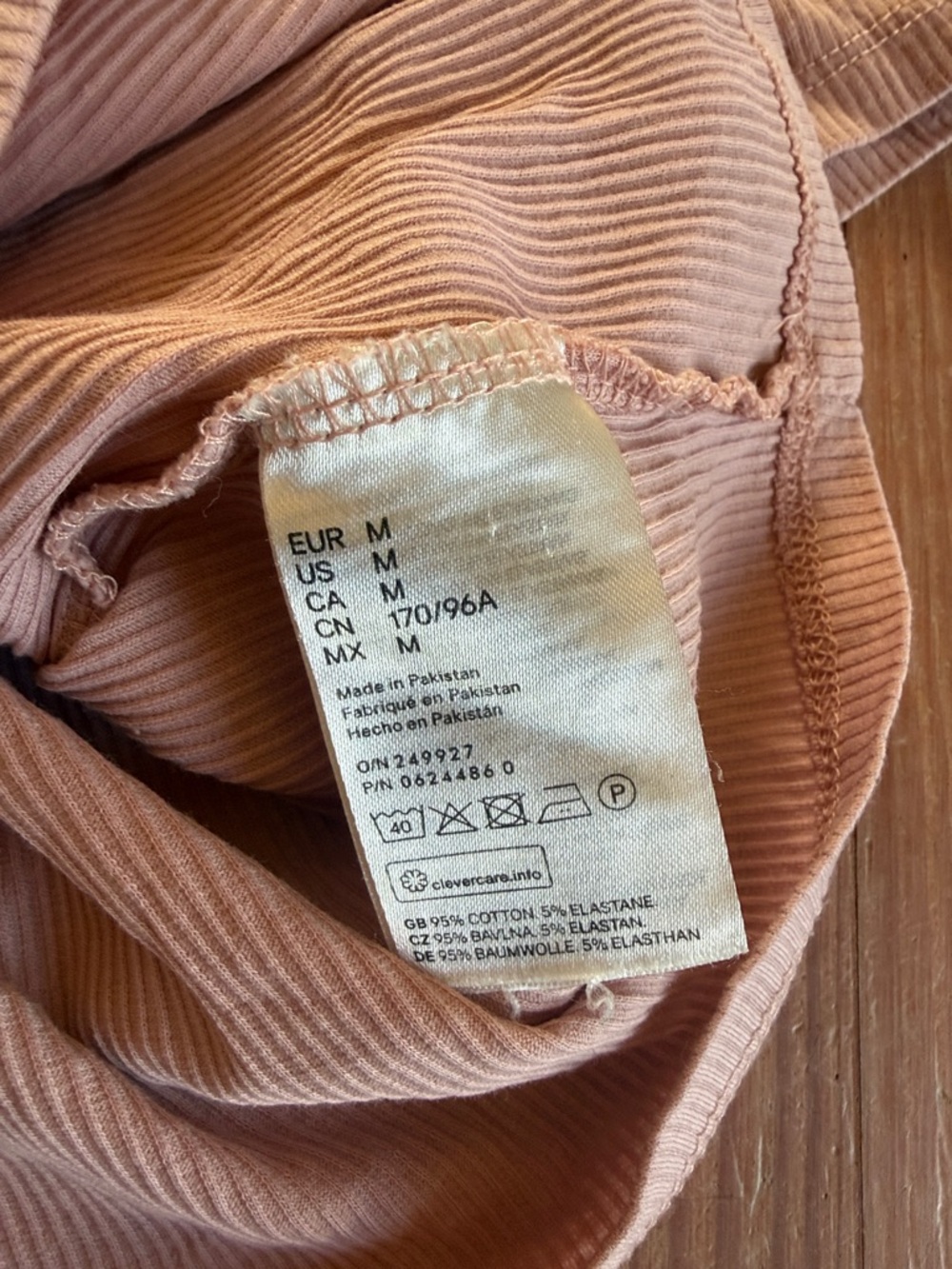 H&M Ribbed basic Crop Tee in Dusty Pink - Picture 3 of 3
